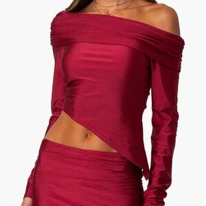 Edikted Off-Shoulder Top
